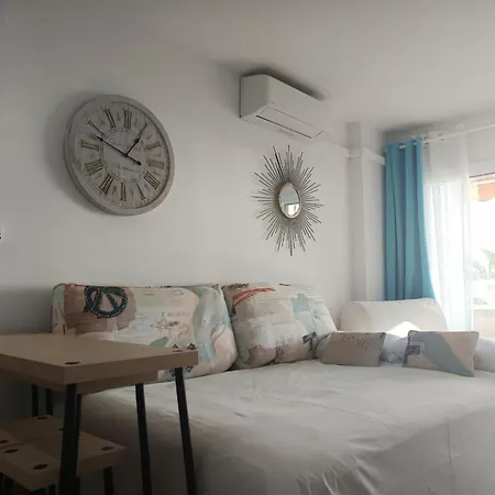 Holidays2fuengirola Studio Front Promenade & Pool شقة فوينخيرولا